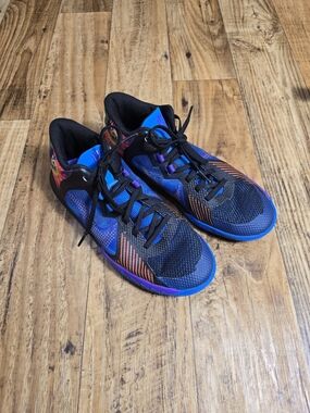 Nike Kyrie Flytrap 5 GS With Blue Tie-Dye colorway. 